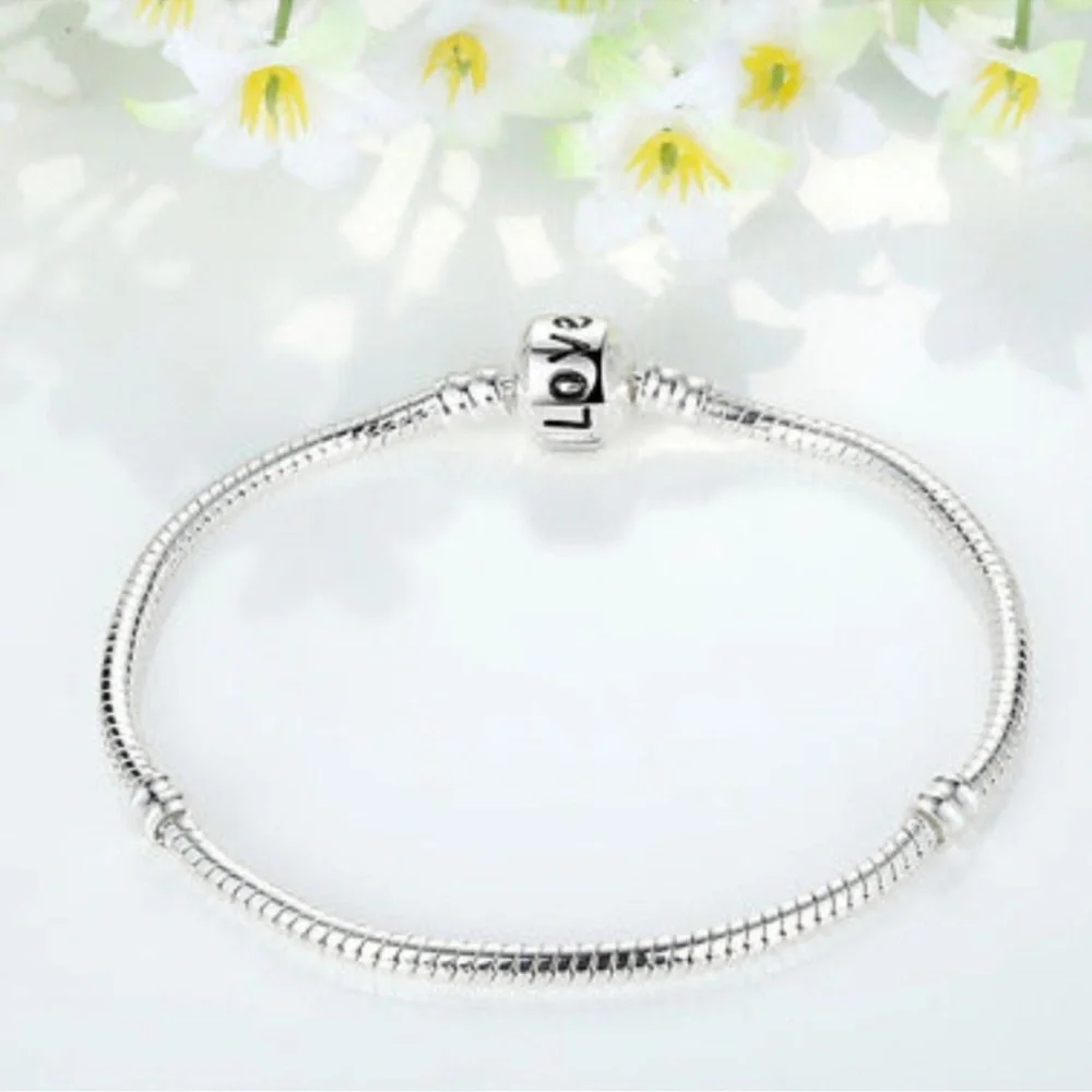 NWOT ❤️ 7.5” STERLING SILVER PLATED SNAKE BRACELET w/BUILT-IN ‘LOVE’ CHARM CLASP - Picture 2 of 3